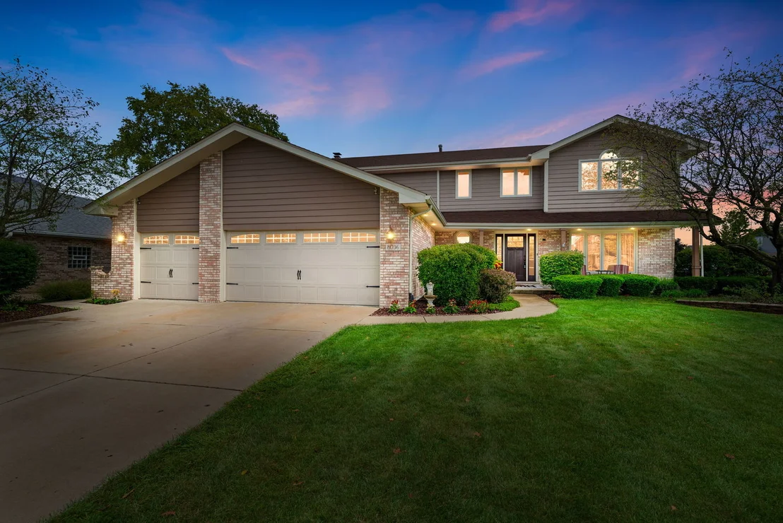 Photo of 8036 Edgebrook Lane