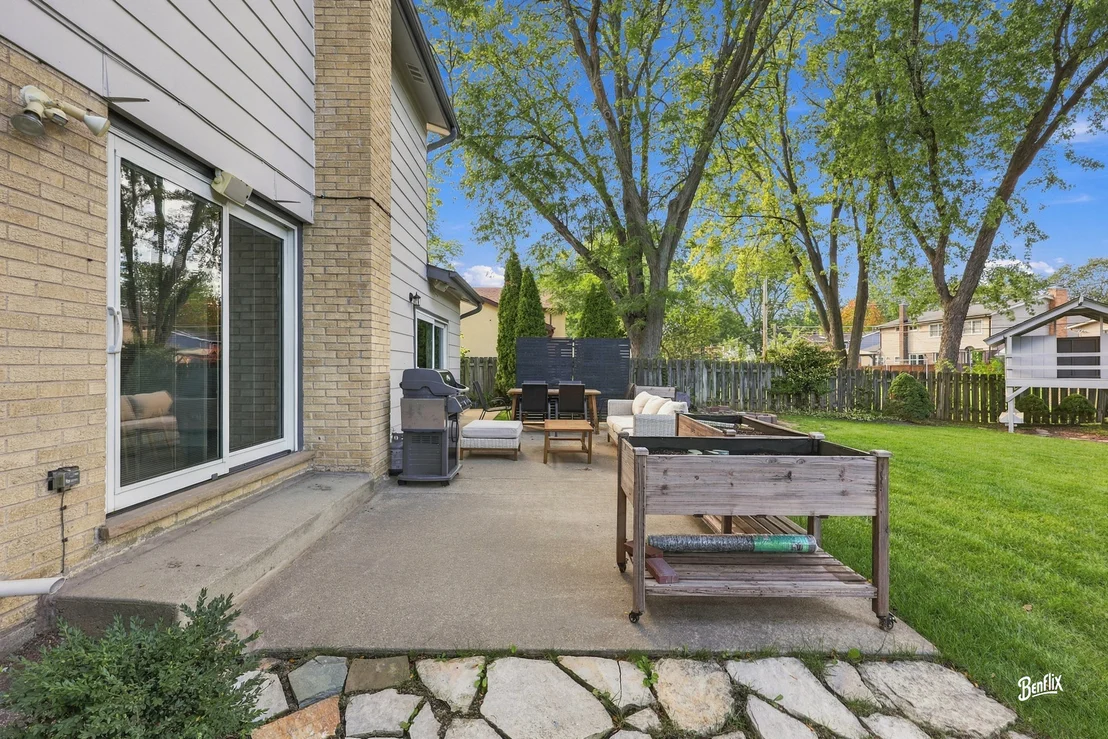 Photo of 4 W Suffield Drive