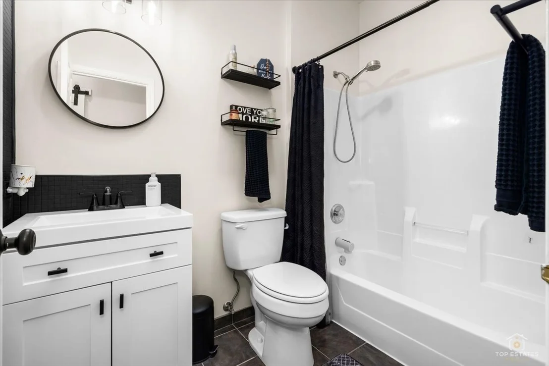 Photo of 875 RED CLOVER Drive