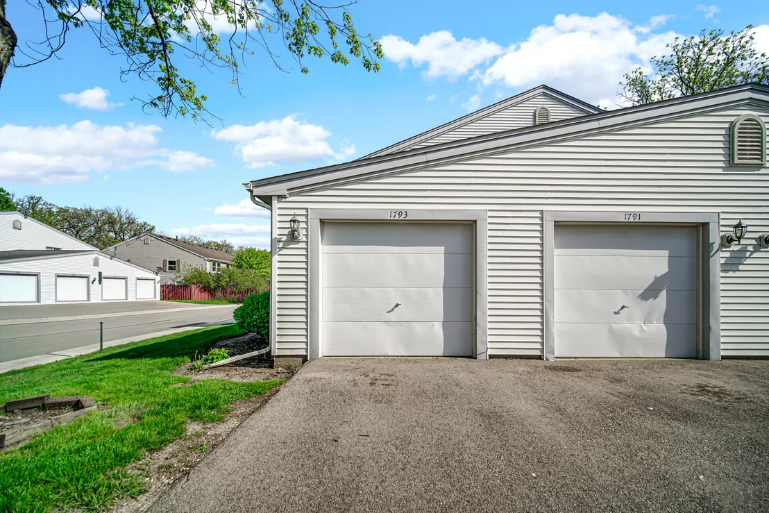 Photo of Unit 0 at 1793 Queensbury Circle
