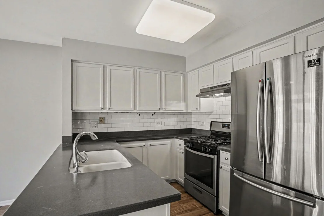 Photo of 1870 MIDDLEBURY Drive
