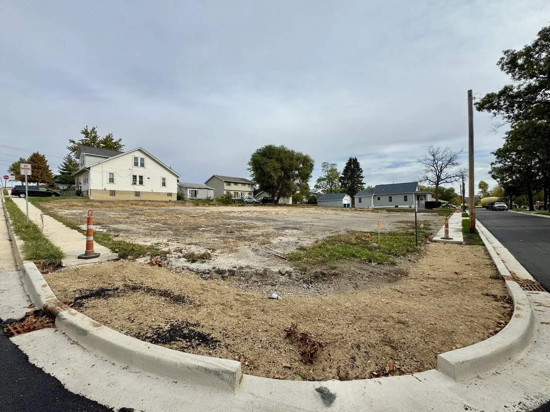 Photo of 999 6th Street