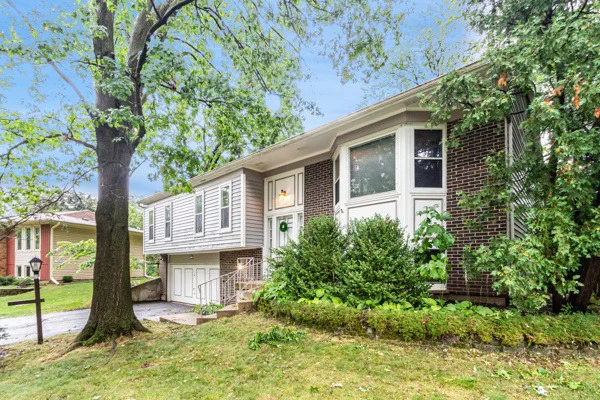 Photo of 143 Camelot Way