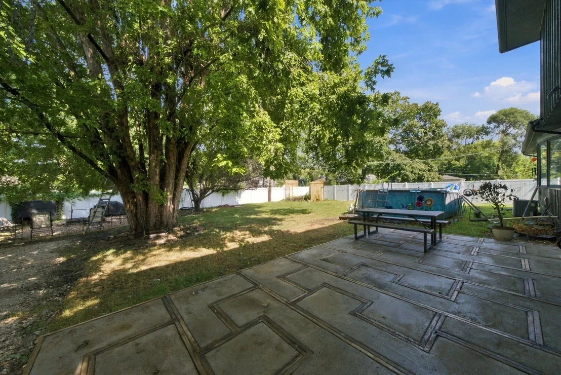 Photo of 2437 Grape Street