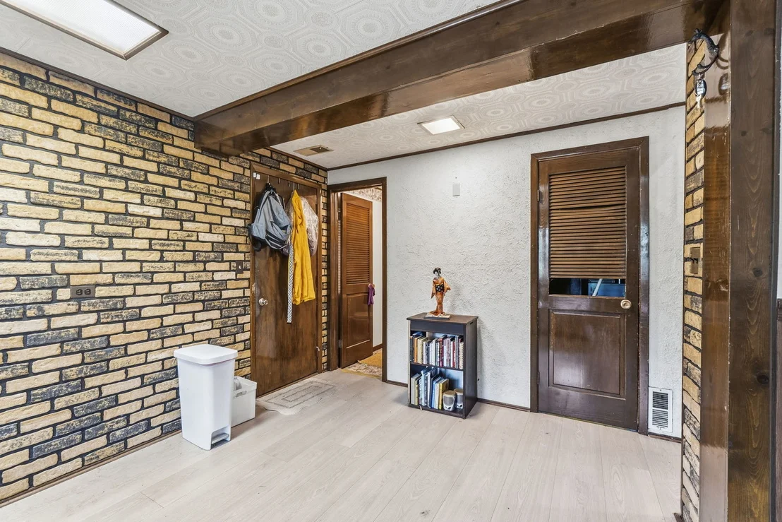 Photo of 863 Poplar Lane
