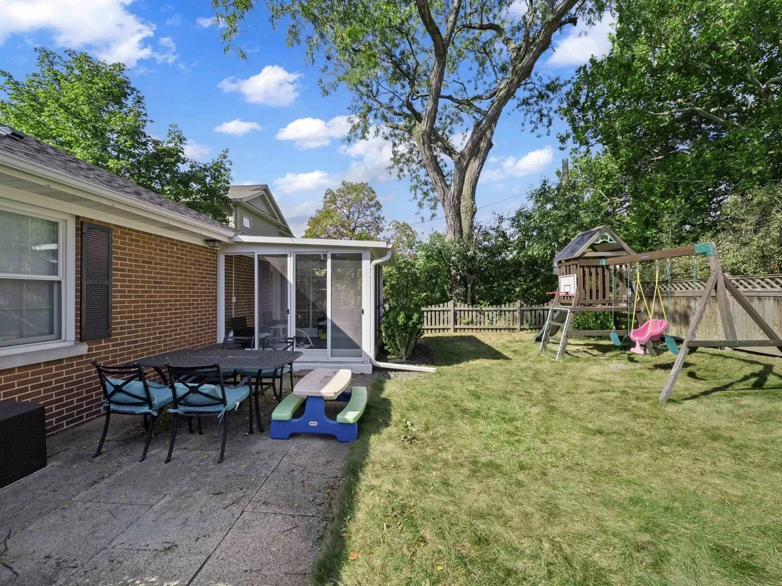 Photo of 1100 Raleigh Road