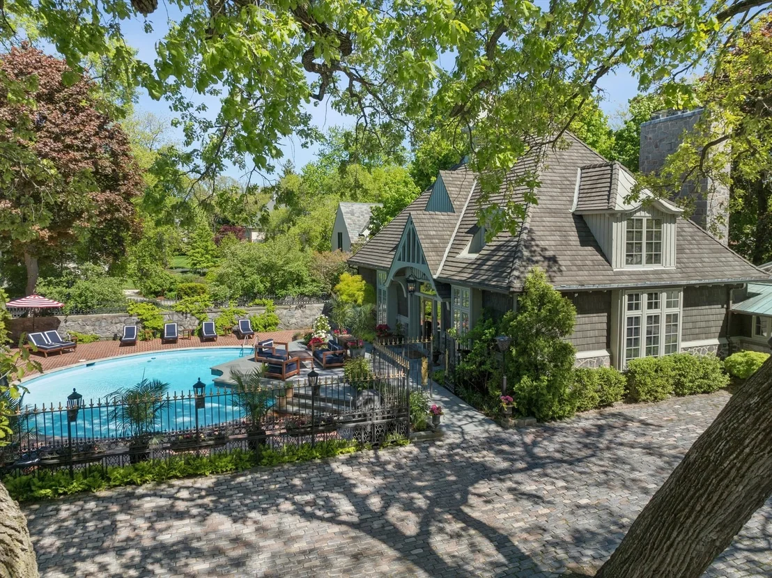 Photo of 1319 Forest Avenue
