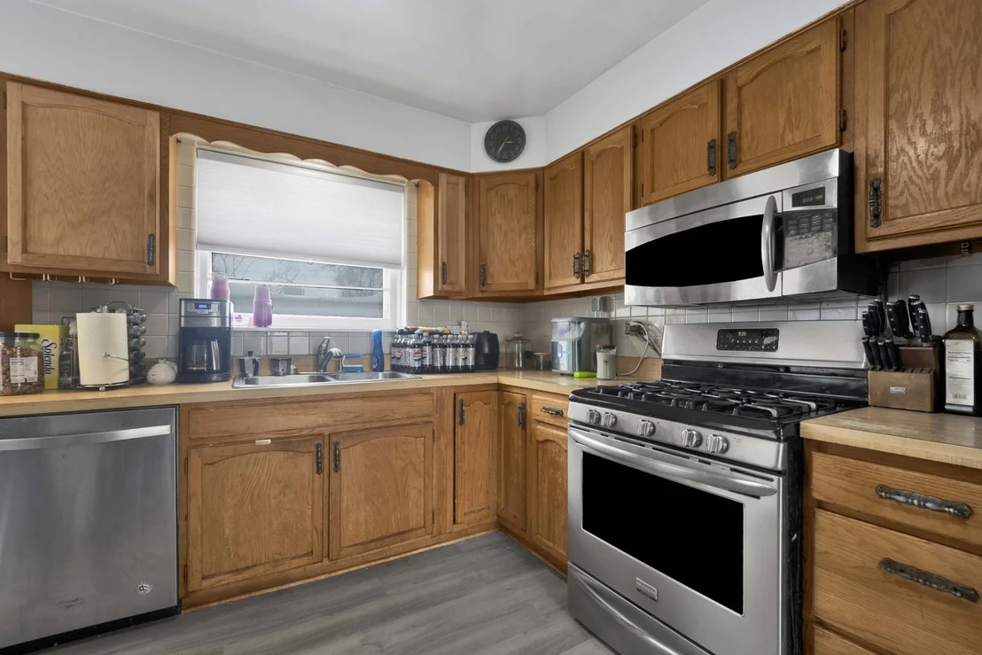 Photo of 5265 W Devon Avenue