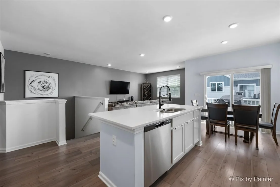 Photo of 466 Comstock Road