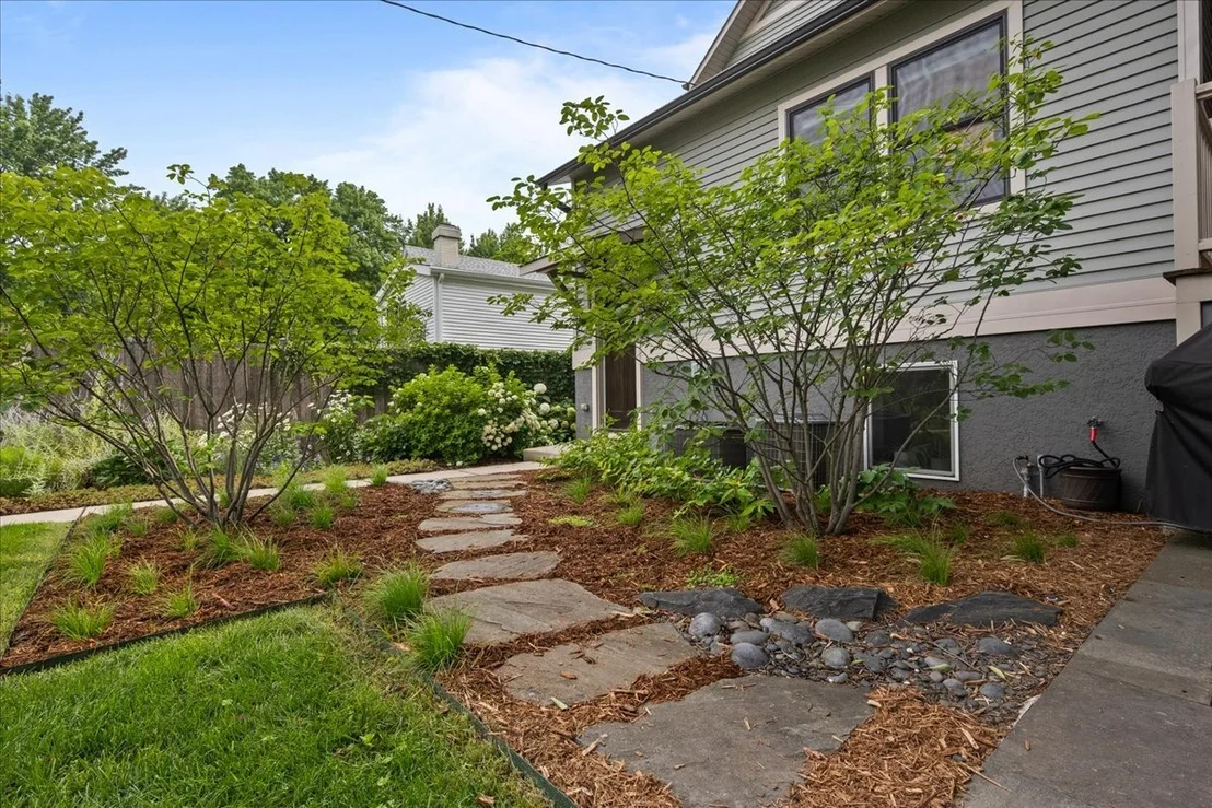 Photo of 1136 Florence Avenue