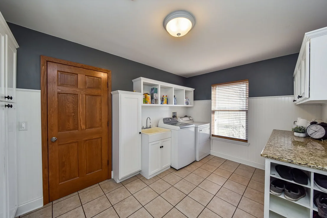 Photo of 1192 Griffith Avenue