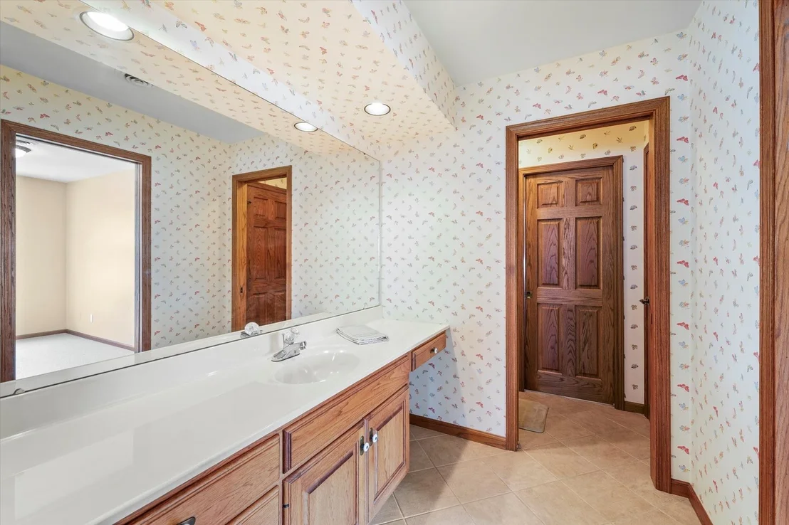 Photo of 2204 Edgewater Place