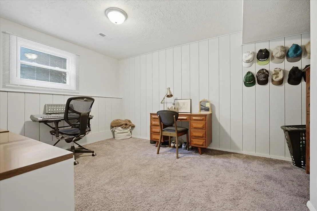 Photo of Unit B at 1546 Hunt Drive