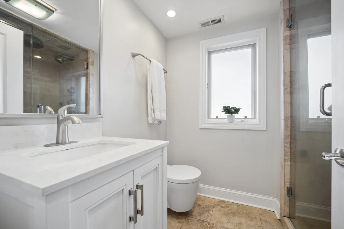 Photo of 498 Lakepoint Drive