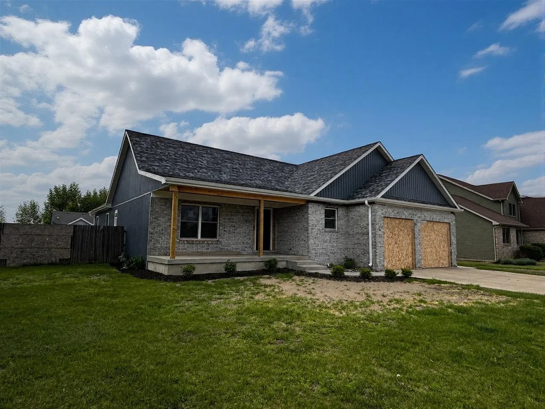 Photo of 870 Crystal Lane