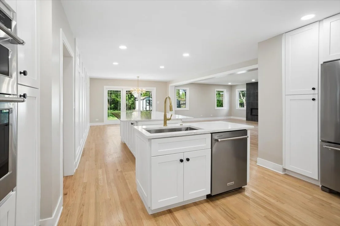 Photo of 446 S Stratford Avenue