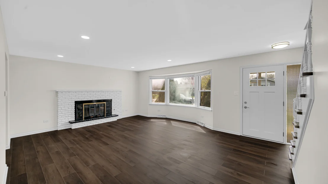 Photo of 17525 Maple Avenue