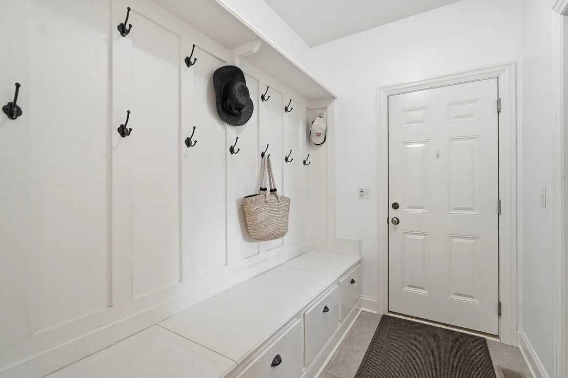 Photo of 899 Edgewood Drive