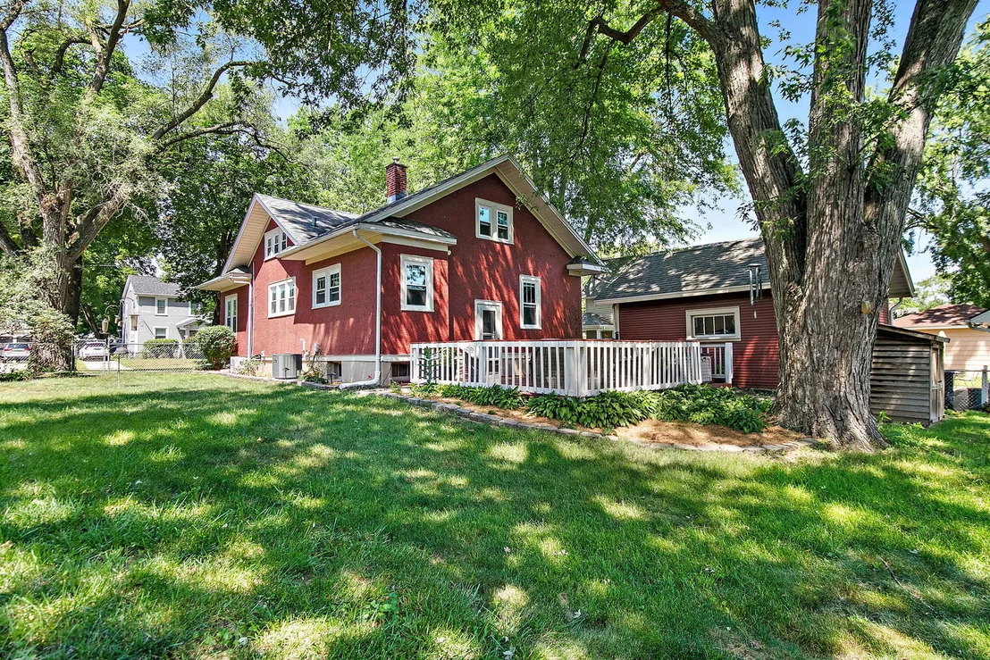 Photo of 909 Augusta Avenue