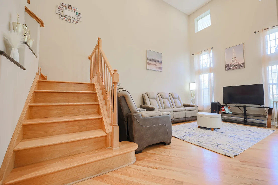 Photo of 270 Manor Drive