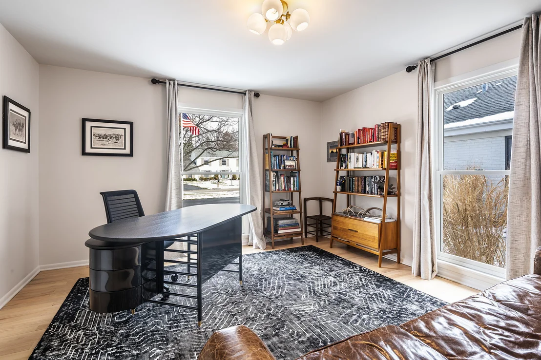 Photo of 1225 W Deerpath Road