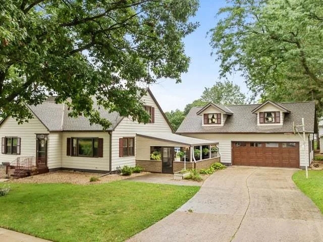 Photo of 110 N Maple Avenue