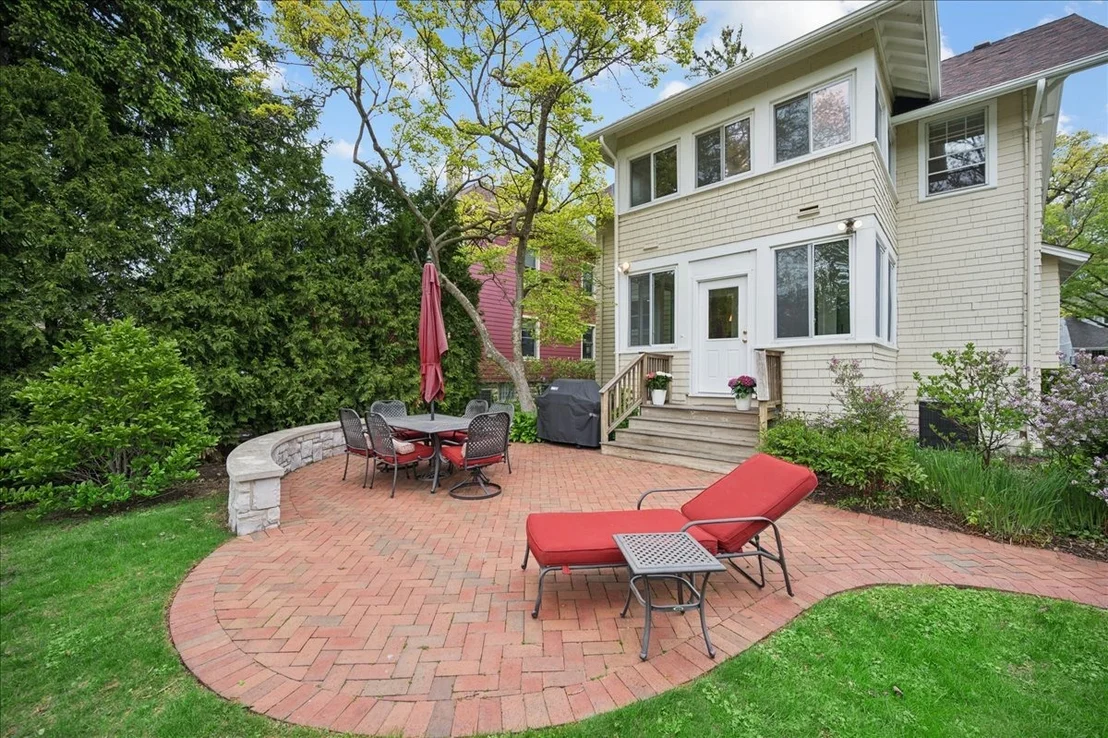 Photo of 972 Elm Street