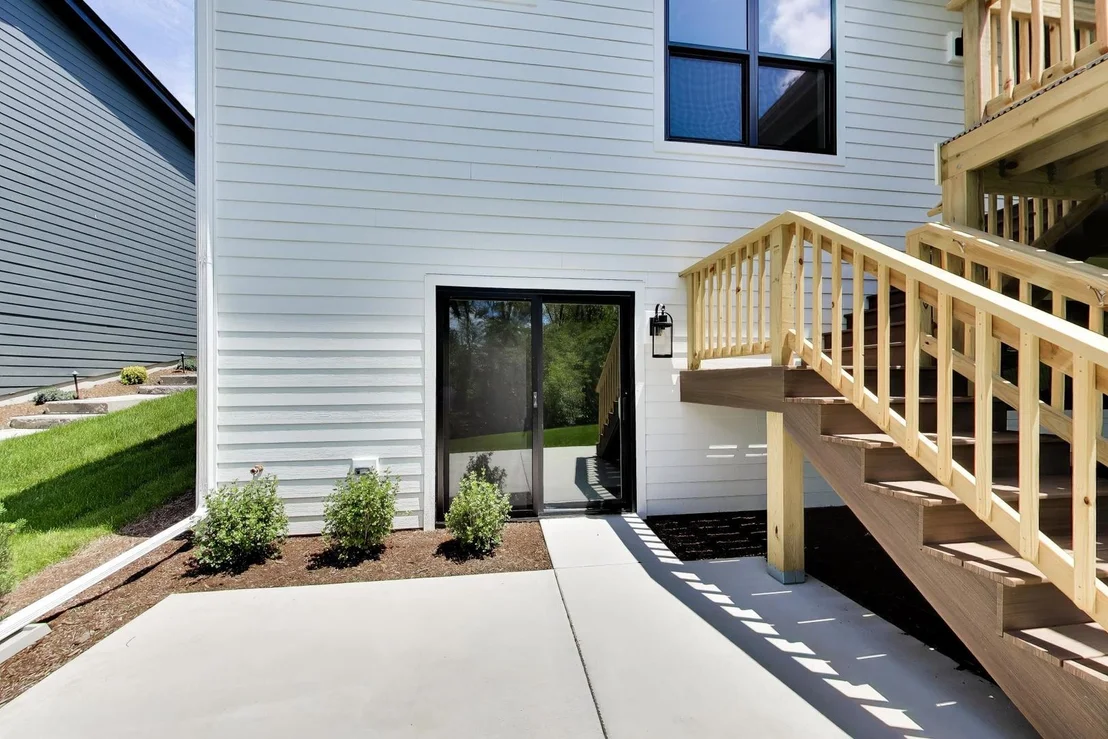 Photo of 495 CORA Lane