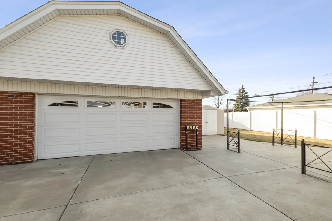 Photo of 10124 Maple Avenue