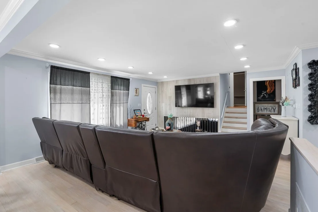 Photo of 960 Becker Lane