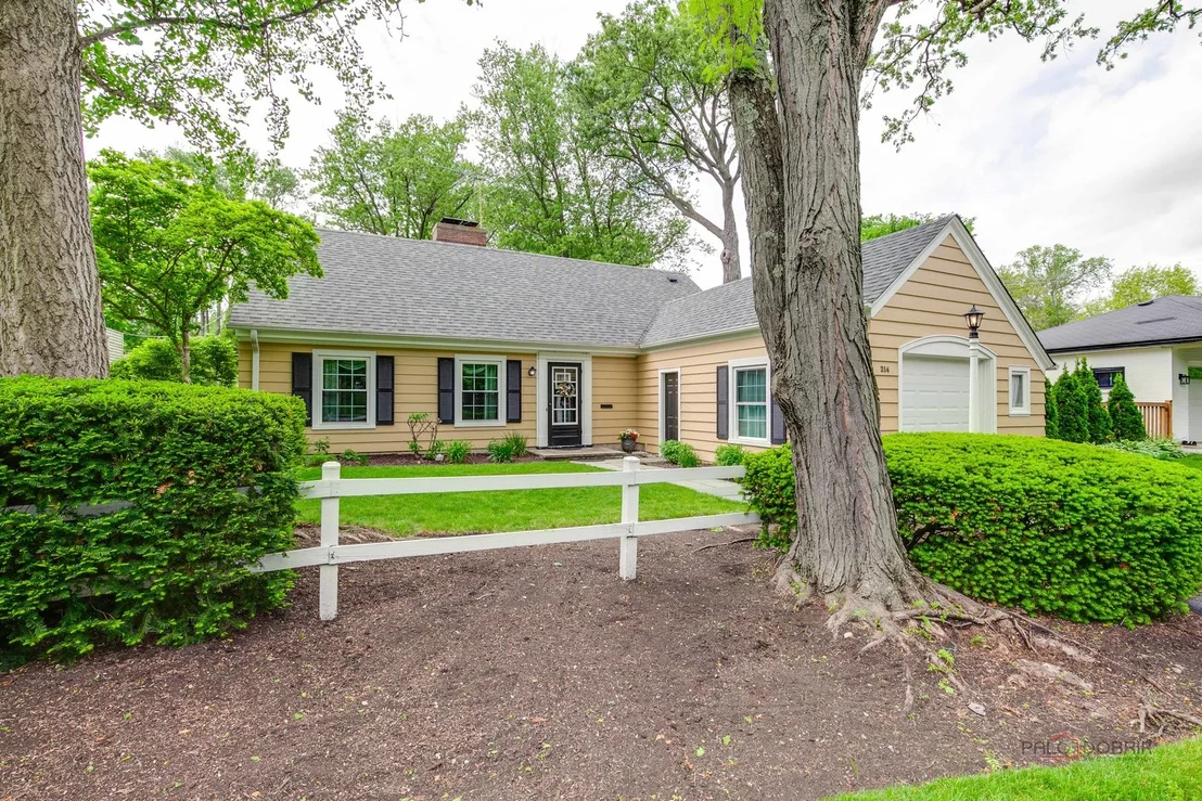 Photo of 214 Washington Circle