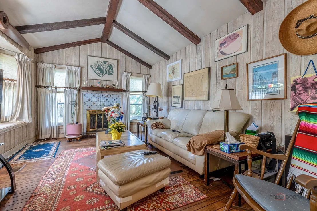 Photo of 9320 Forestview Road