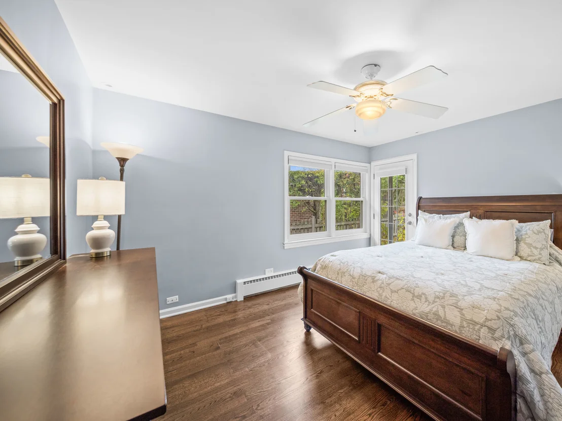 Photo of 1100 Raleigh Road