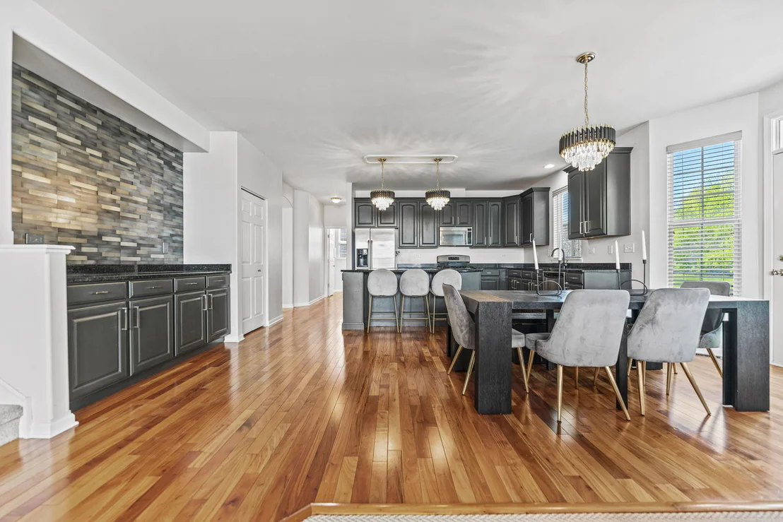 Photo of 325 Hemlock Lane