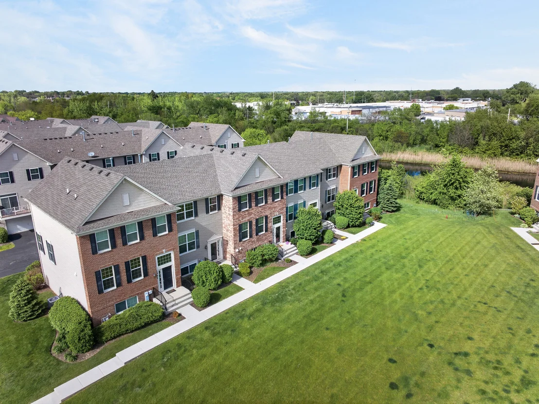 Photo of 1563 Deer Pointe Drive