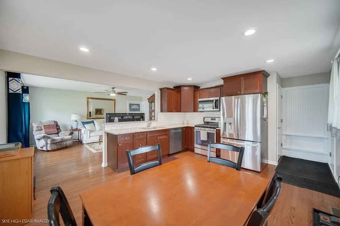 Photo of 29 W. 31st. Place