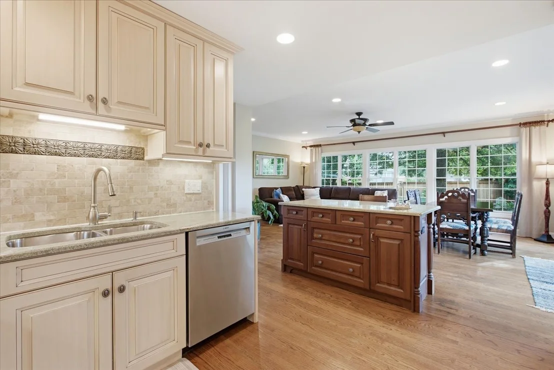 Photo of 2501 Robincrest Lane