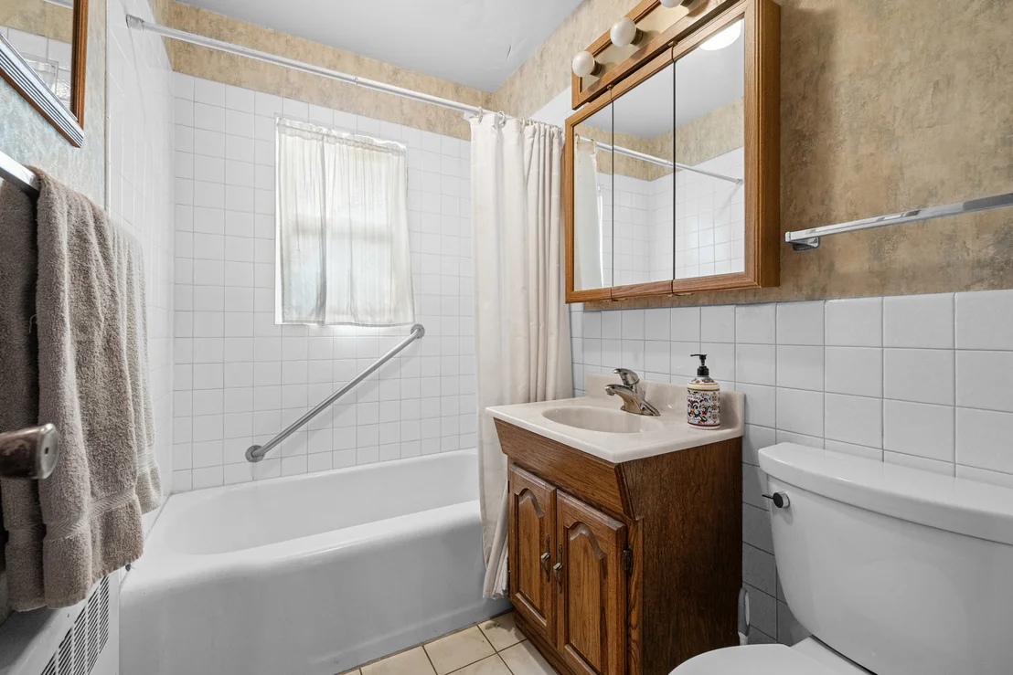 Photo of 1450 Sanders Road