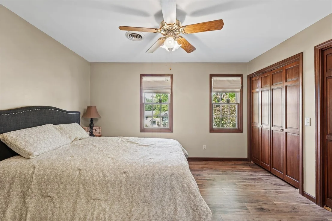 Photo of 703 Surrey Road