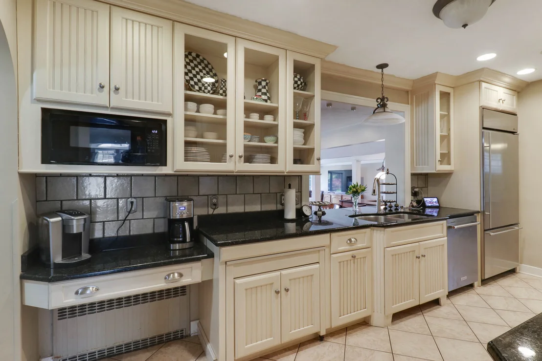 Photo of 1202 Elmwood Road