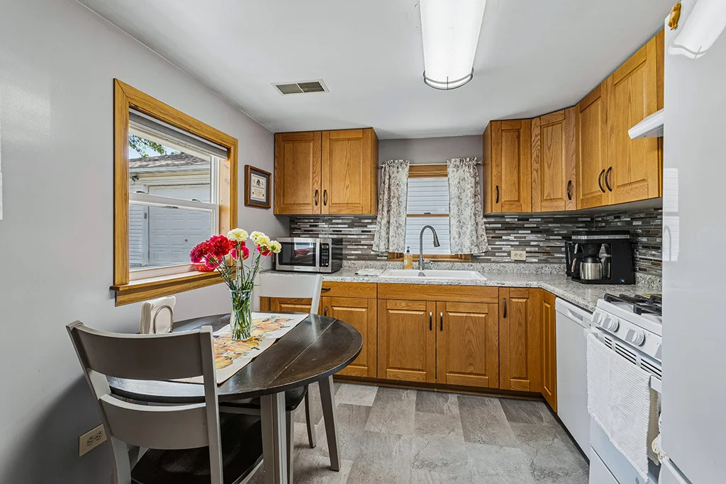 Photo of 421 THORNTON Street