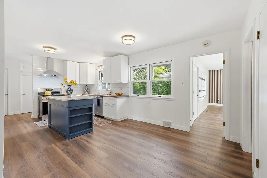 Photo of 1322 Douglas Street