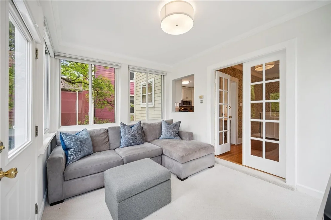 Photo of 972 Elm Street