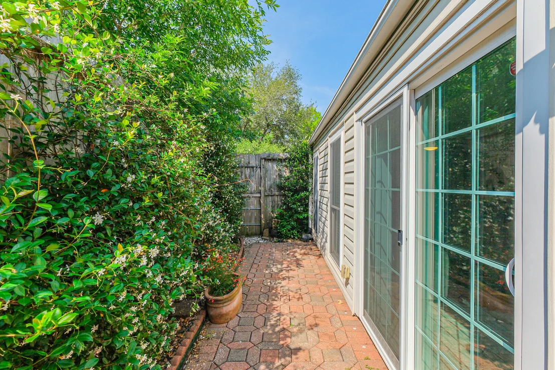 Photo of 1007 Arrow Hill Road