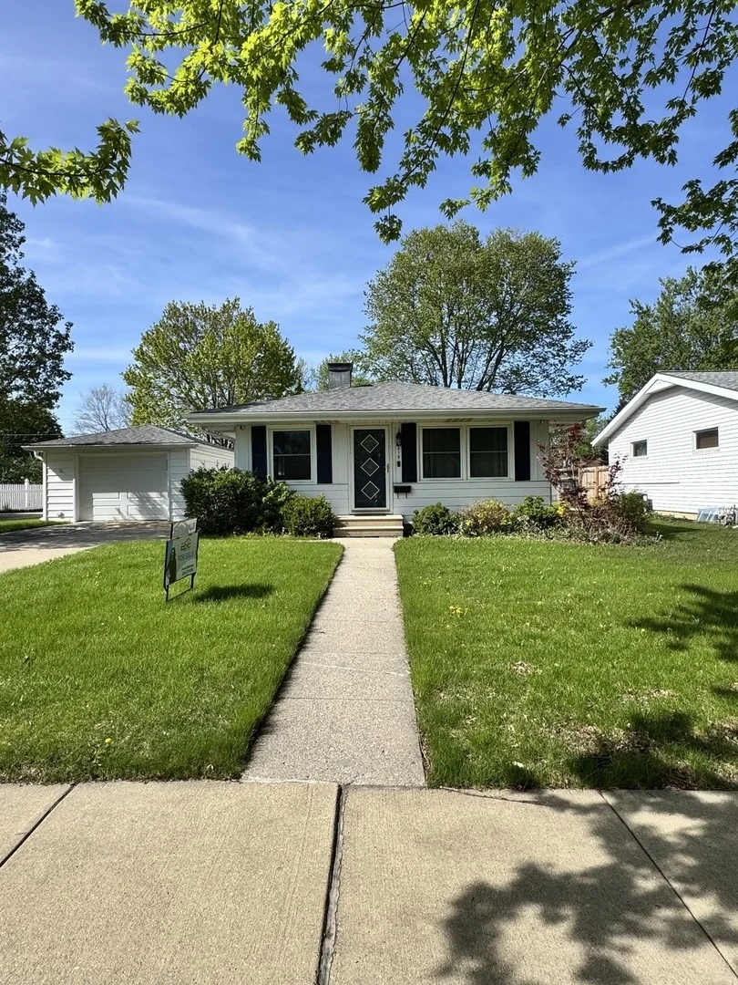 Photo of 219 River Drive