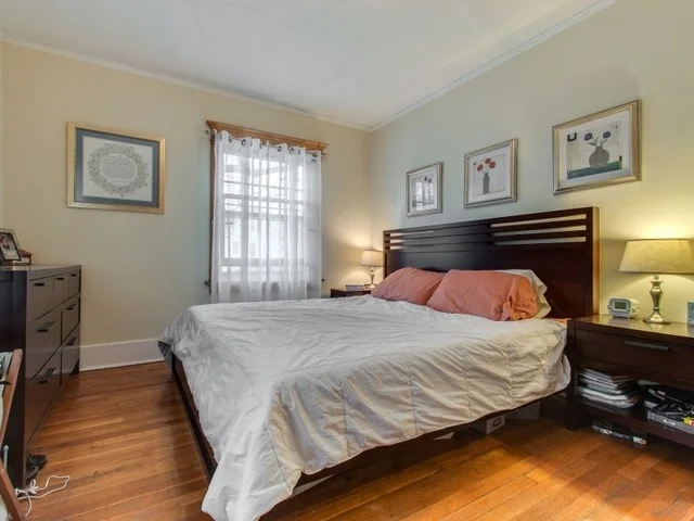 Photo of 2025 MAPLE Avenue