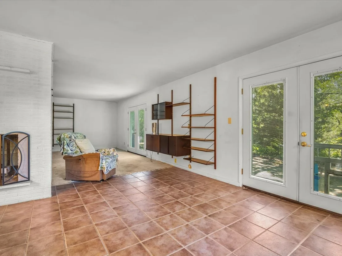 Photo of 2519 Highcrest Road
