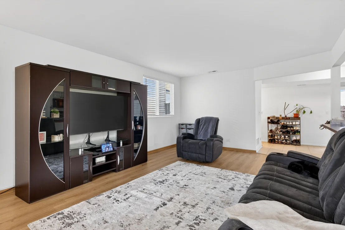 Photo of 939 Four Seasons Boulevard