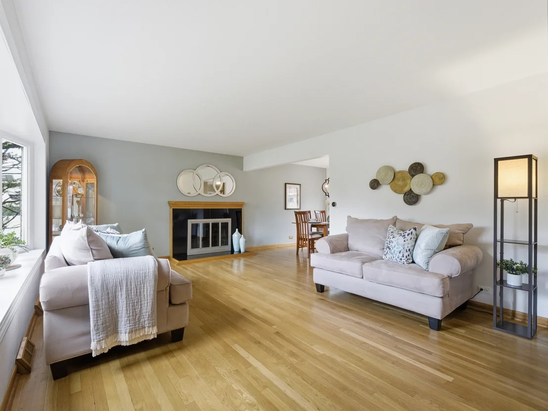 Photo of 237 N Pioneer Drive