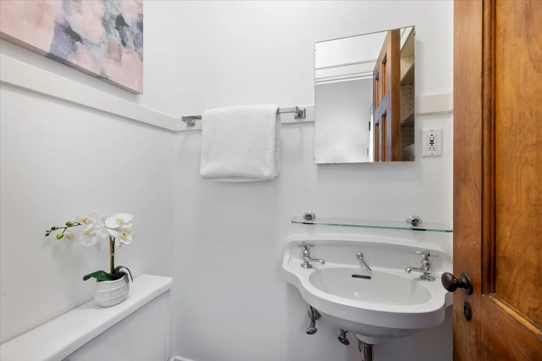 Photo of 3211 Park Place
